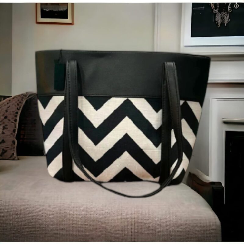 Zig Zag Tote