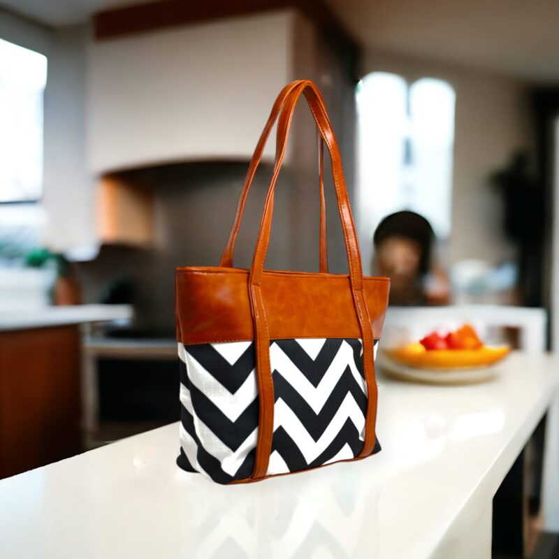 Zig Zag Tote